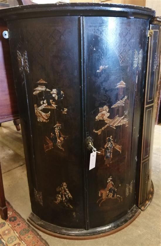 A lacquer corner cupboard